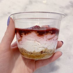 Acai Sisters - Vegan strawberry cheesecake
