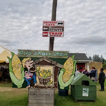 Blake's Orchard & Cider Mill - 2019-10-05 Blake's Cider Mill. Armada, MI. Gus' Corn Shack. - Fruits & Veggies Near Me - Armada, Michigan
