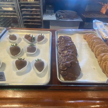 Candymaker - Candy Stores Near Me - Destin, Florida Candymaker - Candy Stores Near Me - Destin, Florida