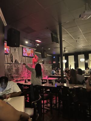 Spotlight Karaoke by null