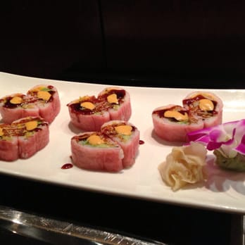 Q Restaurant - Sweetheart Sushi Roll - Chinese Near Me - Boston, Massachusetts
