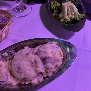 Beef 'N Bottle - Steakhouses Near Me - Charlotte, North Carolina