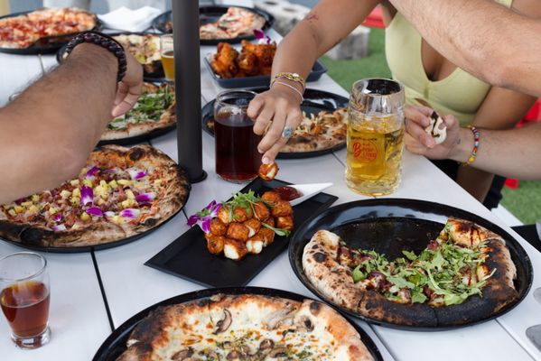 NONA STREET PIZZA by null