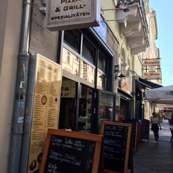 Ützel Brützel - Front of restaurant, specials and menu boards