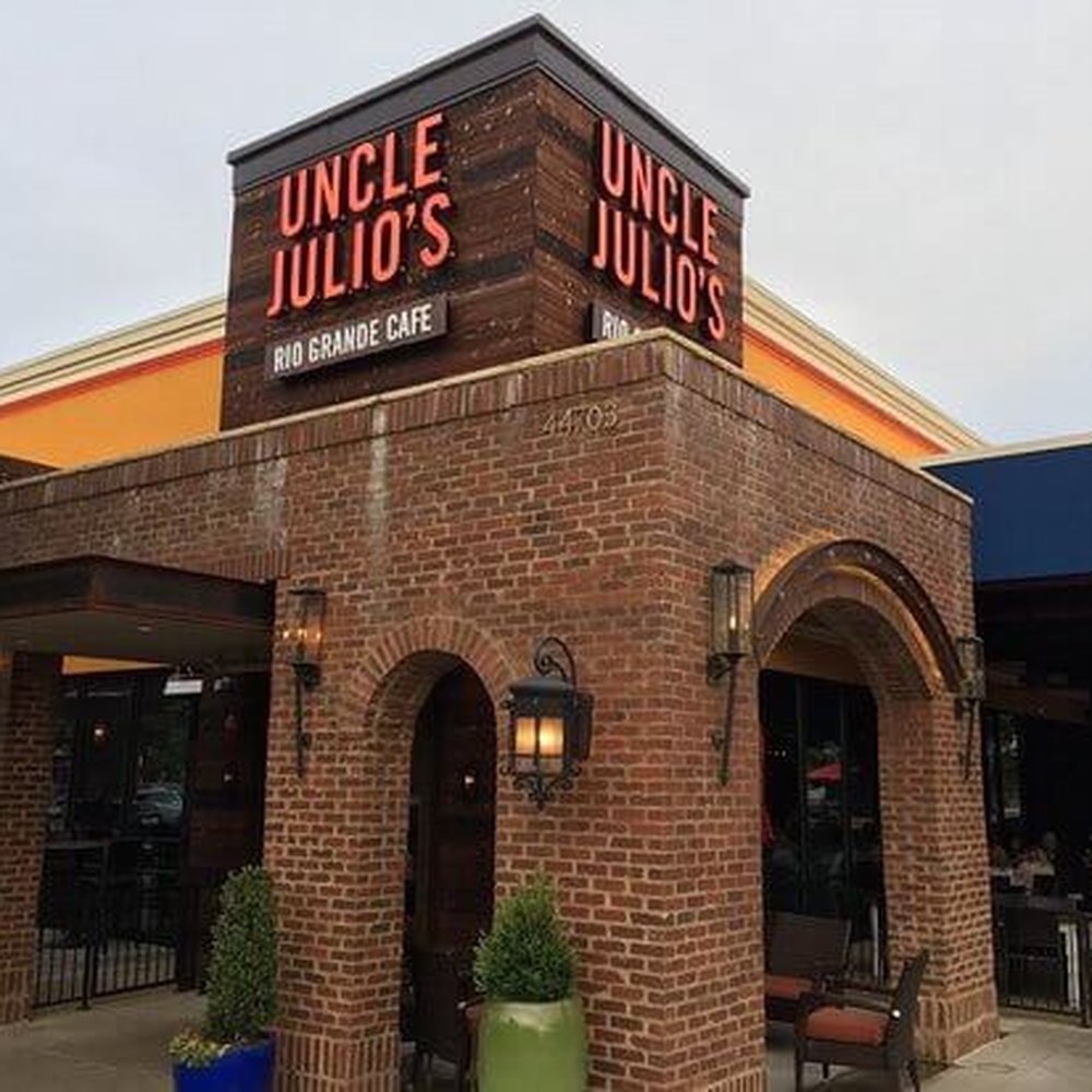 Uncle Julio's - Main entrance to the restaurant - Mexican Near Me - Lombard, Illinois