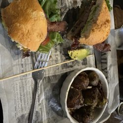The Highlander Public House - Brussels and GF Bacon and Avacado Burger