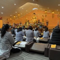 Ton Thang Temple - Main hall - evening prayer