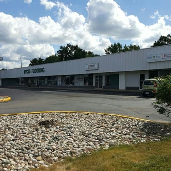 Advanced Multimedia - Convenient parking in front of the building - Electronics Near Me - Holt, Michigan