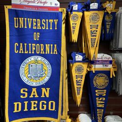 UCSD Bookstore - UCSD Pennant's