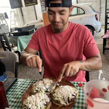 La Mexicanita - Sopes de res (asada) - Mexican Near Me - Tulum, ROO