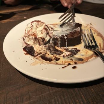 Bravo! Italian Kitchen - Warm Chocolate Cake - Italian Near Me - Pittsburgh, Pennsylvania