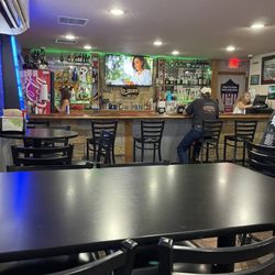 D-Dubs Bar And Grill