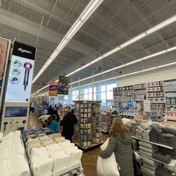 Bed Bath & Beyond - Socially distanced checkout