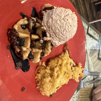 Wishmaker House Bed and Breakfast - Kids Waffles - Bed & Breakfast Near Me - Bellville, Ohio