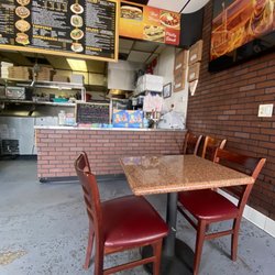 Giro Pizza - Interior of shop