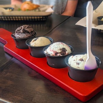 Trade Street Diner - a row of ice creams - Ice Cream & Frozen Yogurt Near Me - Tryon, North Carolina Trade Street Diner - a row of ice creams - Ice Cream & Frozen Yogurt Near Me - Tryon, North Carolina