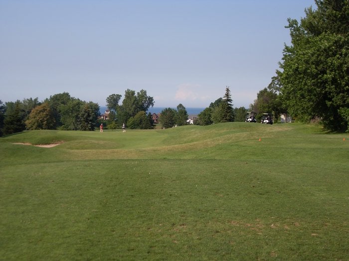 LAKE SHORE EXECUTIVE 1150 Greenleaf Rd, Rochester, New York Golf