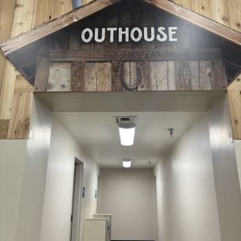Kahoots - Outhouse for humans - Pet Stores Near Me - Phoenix, Arizona