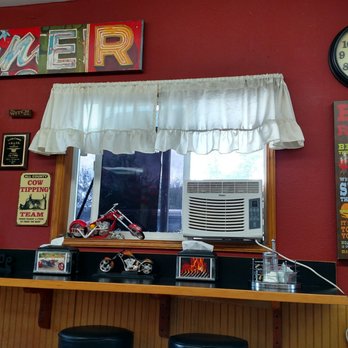 Big T BBQ - Inside the restaurant. Very small and comfy. - Burgers Near Me - Centralia, Washington Big T BBQ - Inside the restaurant. Very small and comfy. - Burgers Near Me - Centralia, Washington