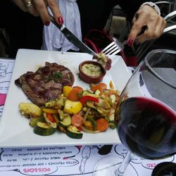 Le Bistrot Luzien - Pièce du boucher avec assortiment de légumes