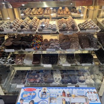 Sloan's - Mizner Park - Ice Cream & Frozen Yogurt Near Me - Boca Raton, Florida Sloan's - Mizner Park - Ice Cream & Frozen Yogurt Near Me - Boca Raton, Florida