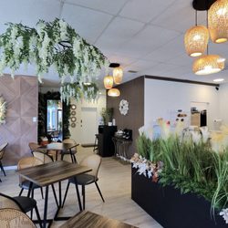 Crepetopia - Indoor dining area