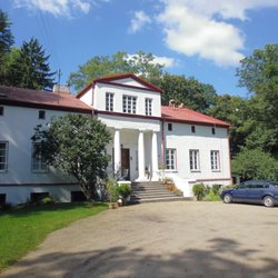 Gospodarstwo Agroturystyczne Dwór Rzepiszew - Dawniej podjeżdżano brykami, karetami, a dziś autami...