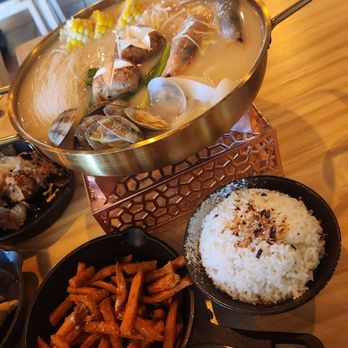 MiMi's Kitchen - Seafood Hot Pot - Asian Fusion Near Me - San Jose, California MiMi's Kitchen - Seafood Hot Pot - Asian Fusion Near Me - San Jose, California