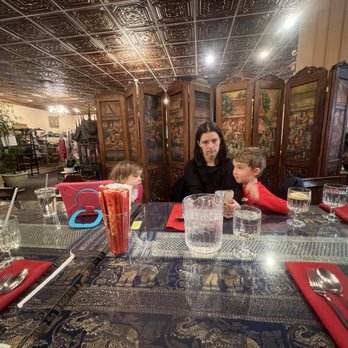 Bahn Thai Restaurant - Grand-and grandchildren in view of interior - Thai Near Me - Fairbanks, Alaska Bahn Thai Restaurant - Grand-and grandchildren in view of interior - Thai Near Me - Fairbanks, Alaska