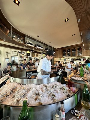 Queen's Raw Bar & Grill by null