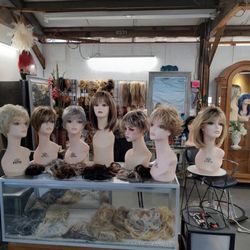 Wiggingout By Ramona - Displays