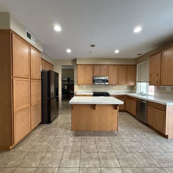 Gramoscabinets - Pantry on the left felt so heavy and the cabinets hanging on the right darkened the room - Cabinetry Near Me - Fontana, California Gramoscabinets - Pantry on the left felt so heavy and the cabinets hanging on the right darkened the room - Cabinetry Near Me - Fontana, California