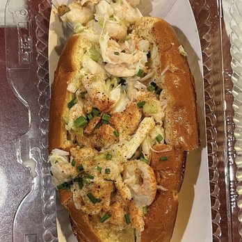 Pike Place Chowder - Captain 's Roll - Seafood Near Me - Seattle, Washington