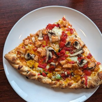 Pizza On the Run - Mai Thai chicken - Italian Near Me - Keystone, Colorado