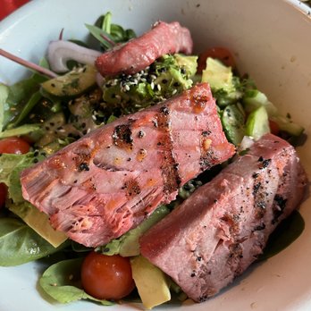 Pal'mar - Tropico salad (seared tuna on a bed of greens, tomatoes, cucumbers and avocado) - Seafood Near Me - Puerto Vallarta, JAL