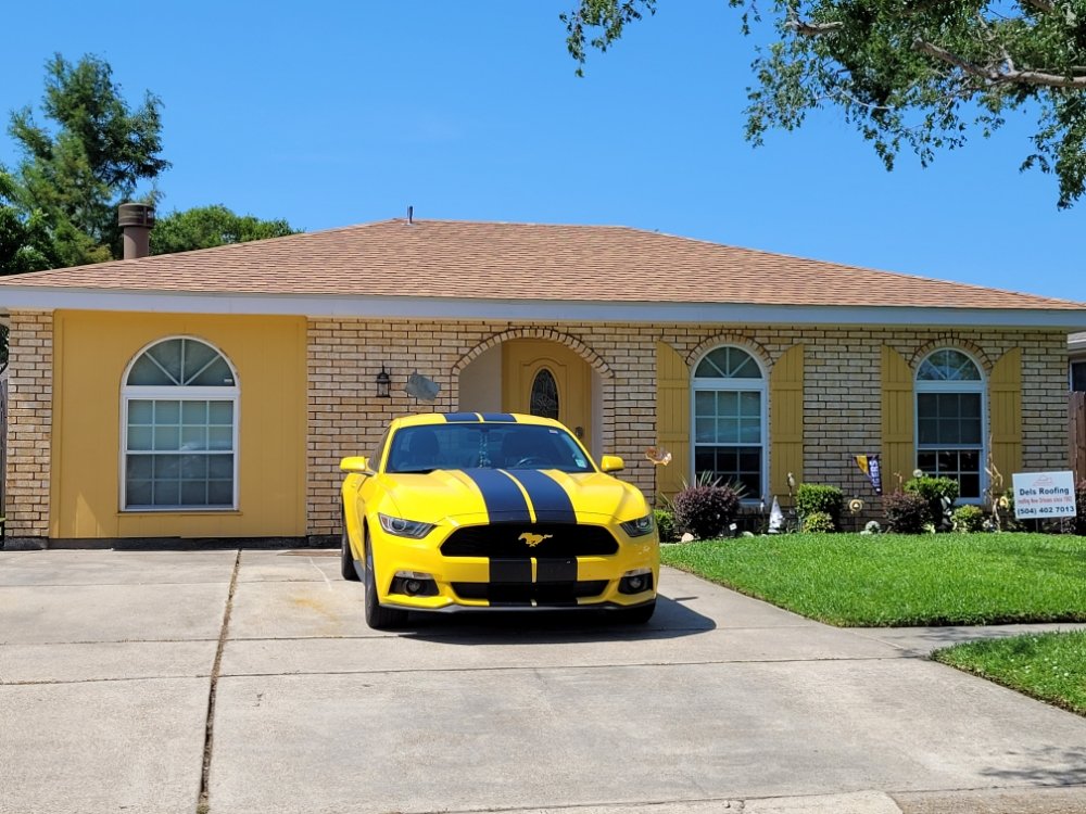 Slide of Del's & Son Roofing