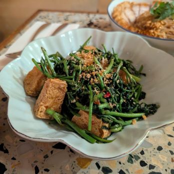 Dagg Thai Restaurant - Watercress - Thai Near Me - New York, New York