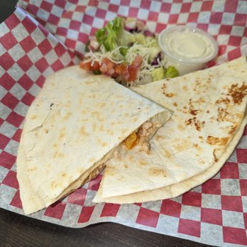 El Pollo Ranchero - Quesadilla - Mexican Near Me - West Des Moines, Iowa El Pollo Ranchero - Quesadilla - Mexican Near Me - West Des Moines, Iowa