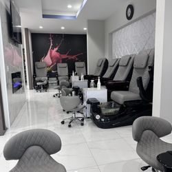 Bellini Nail Lounge - Pedicure Area