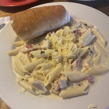 Giuseppe's Cafe - Chicken And Prosciutto Penne Pasta is very tasty but it has massive amounts of Alfredo sauce. - Pizza Near Me - Birmingham, Alabama Giuseppe's Cafe - Chicken And Prosciutto Penne Pasta is very tasty but it has massive amounts of Alfredo sauce. - Pizza Near Me - Birmingham, Alabama