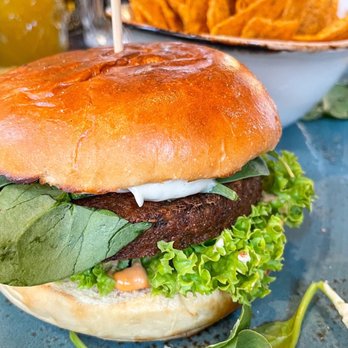 Peter Pane - Happy Nature Burger (Falafel patty) |Instagram @restaurant_aholic - Burgers Near Me - Hamburg, HH Peter Pane - Happy Nature Burger (Falafel patty) |Instagram @restaurant_aholic - Burgers Near Me - Hamburg, HH