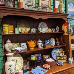 A2Z Treasures and Thrift Store - Asian Collectibles