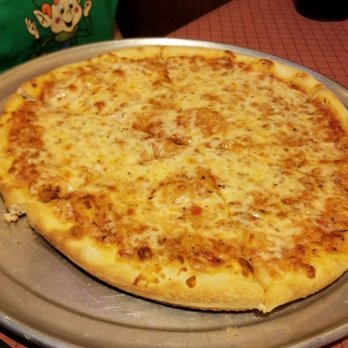 Da Vinci’s - a cheese pizza on a pan - Italian Near Me - Claremore, Oklahoma Da Vinci’s - a cheese pizza on a pan - Italian Near Me - Claremore, Oklahoma