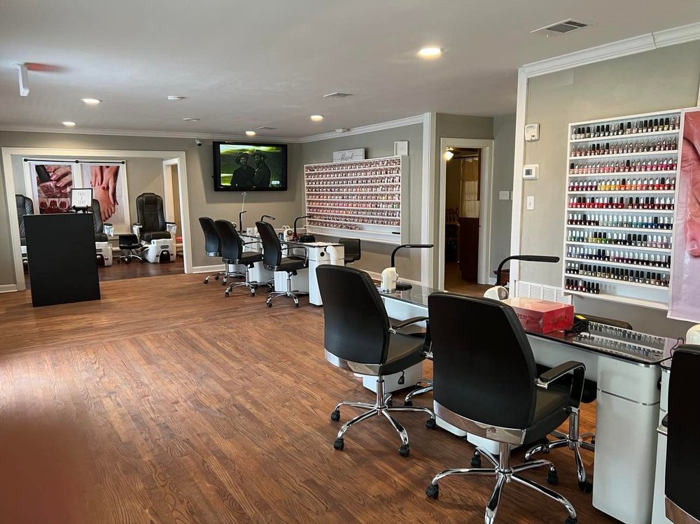 Broadmoor Nails and Spa