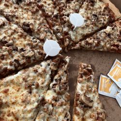 Godfather's Pizza - Canned mushroom is not okay the ingredients are not fresh