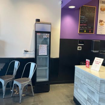 Cinnaholic - Interior - Bakeries Near Me - Concord, North Carolina Cinnaholic - Interior - Bakeries Near Me - Concord, North Carolina