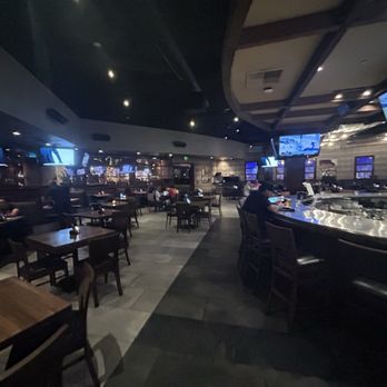 Yard House - Inside - New American Near Me - Rancho Mirage, California