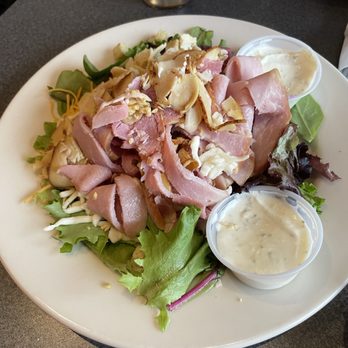 Scott Street Pub - Chef Salad - Pubs Near Me - Lafayette, Indiana Scott Street Pub - Chef Salad - Pubs Near Me - Lafayette, Indiana