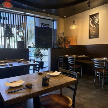 Shinkai Sushi - Dining room - Sushi Bars Near Me - Dublin, California