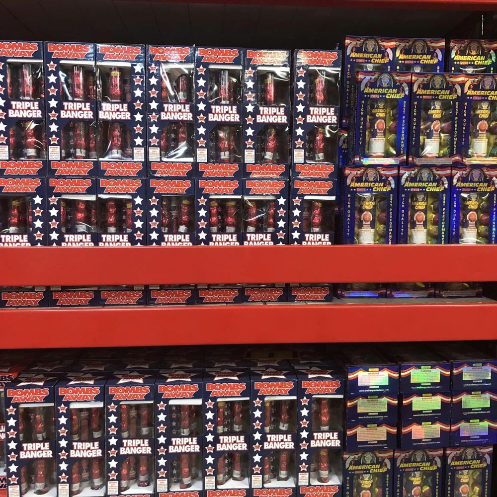 FIREWORKS OUTLET Updated August 2024 39 Photos 4360 Hwy 431 S